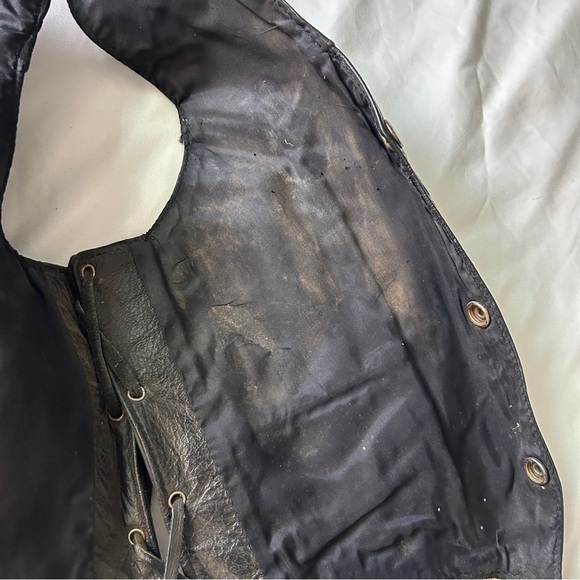 Vintage 70’s 100% leather biker vest - Picture 5 of 6